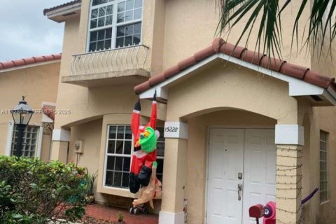 Villa ou maison à vendre à Miami, Floride: 3 chambres, 152.17 m2 № 1987274 - photo 3