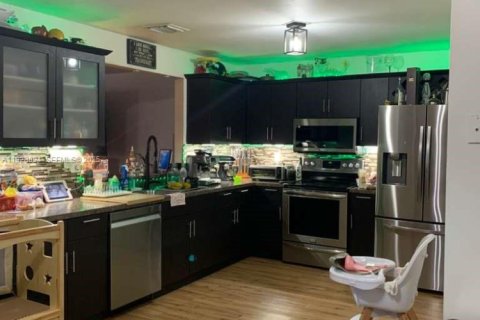 Villa ou maison à vendre à Miami, Floride: 3 chambres, 152.17 m2 № 1987274 - photo 8