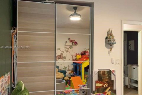 Villa ou maison à vendre à Miami, Floride: 3 chambres, 152.17 m2 № 1987274 - photo 14