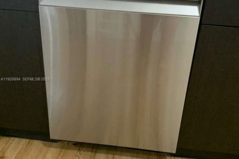 Villa ou maison à vendre à Miami, Floride: 3 chambres, 152.17 m2 № 1987274 - photo 12