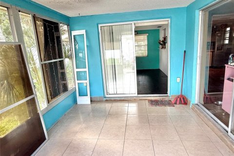 House in Port Richey, Florida 2 bedrooms, 104.05 sq.m. № 1885636 - photo 18