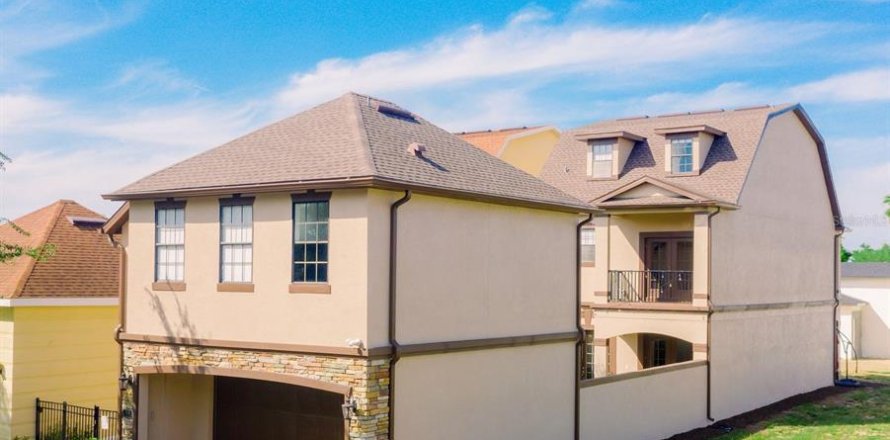 Casa en Four Corners, Florida 5 dormitorios, 329.15 m2 № 1111463