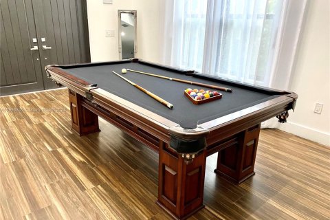 Снять в аренду виллу или дом в Холливуд, Флорида 4 спальни, 268.12м2, № 1959521 - фото 5