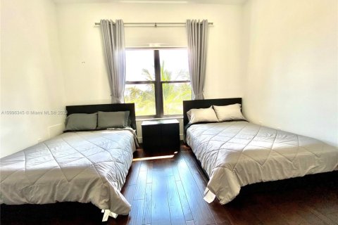 Снять в аренду виллу или дом в Холливуд, Флорида 4 спальни, 268.12м2, № 1959521 - фото 19