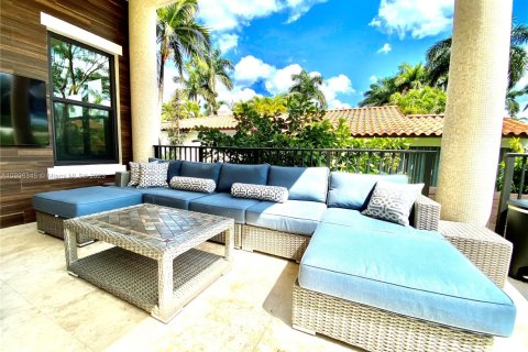 Снять в аренду виллу или дом в Холливуд, Флорида 4 спальни, 268.12м2, № 1959521 - фото 25