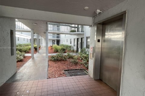 Copropriété à louer à West Palm Beach, Floride: 1 chambre, 72 m2 № 1986265 - photo 2