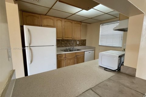 Copropriété à louer à West Palm Beach, Floride: 1 chambre, 72 m2 № 1986265 - photo 10