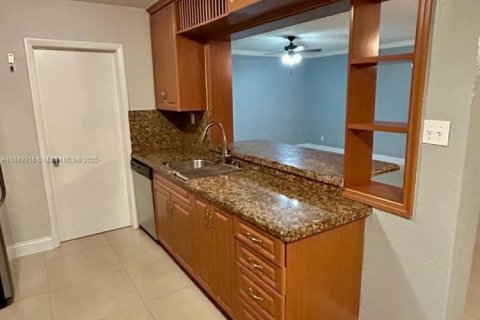 Casa en venta en Pembroke Pines, Florida, 3 dormitorios, 154.68 m2 № 1852252 - foto 6
