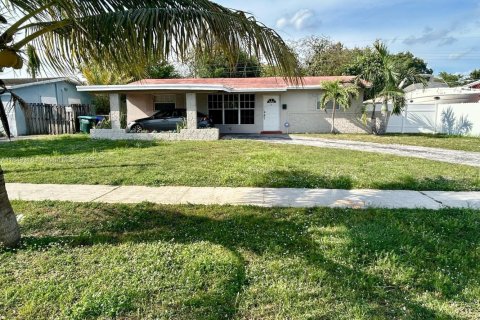 Casa en venta en Pembroke Pines, Florida, 3 dormitorios, 154.68 m2 № 1852252 - foto 2