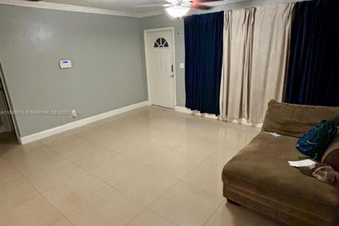 Casa en venta en Pembroke Pines, Florida, 3 dormitorios, 154.68 m2 № 1852252 - foto 8