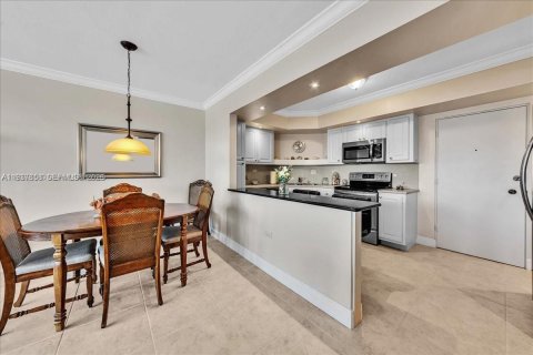 Купить кондоминиум в Холливуд, Флорида 2 спальни, 104.05м2, № 2053500 - фото 9