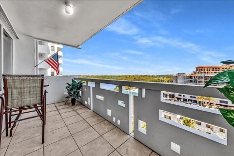 Купить кондоминиум в Холливуд, Флорида 2 спальни, 104.05м2, № 2053500 - фото 15