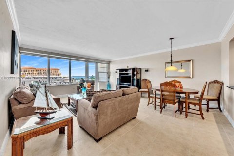 Купить кондоминиум в Холливуд, Флорида 2 спальни, 104.05м2, № 2053500 - фото 8