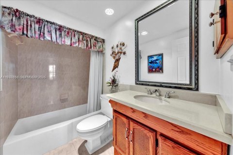 Купить кондоминиум в Холливуд, Флорида 2 спальни, 104.05м2, № 2053500 - фото 21