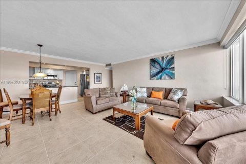 Купить кондоминиум в Холливуд, Флорида 2 спальни, 104.05м2, № 2053500 - фото 12