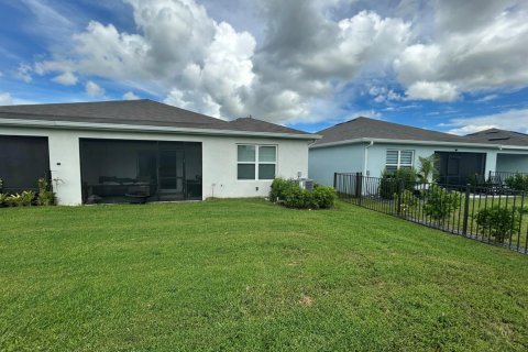 Apartment in St. Lucie, Florida 3 bedrooms, 142.05 sq.m. № 2378729 - photo 4