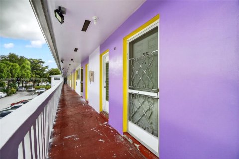 Condominio en venta en Miami, Florida, 1 dormitorio, 61.32 m2 № 1949256 - foto 3
