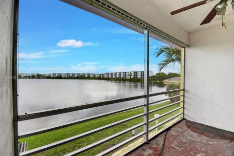 Condominio en venta en Miami, Florida, 1 dormitorio, 61.32 m2 № 1949256 - foto 18