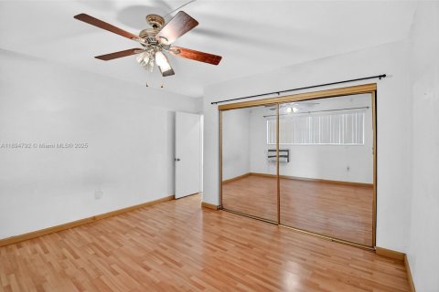 Condominio en venta en Miami, Florida, 1 dormitorio, 61.32 m2 № 1949256 - foto 15