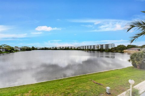 Condominio en venta en Miami, Florida, 1 dormitorio, 61.32 m2 № 1949256 - foto 19