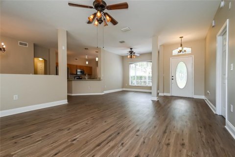 Casa en venta en Valrico, Florida, 3 dormitorios, 162.76 m2 № 2266339 - foto 2
