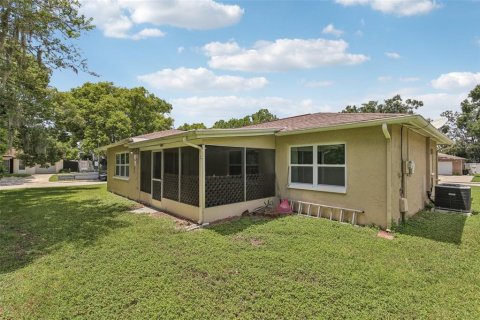 House in New Port Richey, Florida 2 bedrooms, 100.8 sq.m. № 1879269 - photo 23