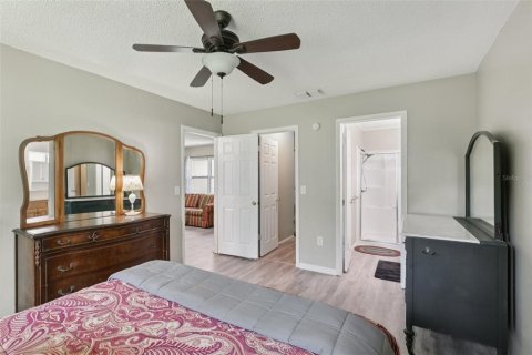House in New Port Richey, Florida 2 bedrooms, 100.8 sq.m. № 1879269 - photo 17