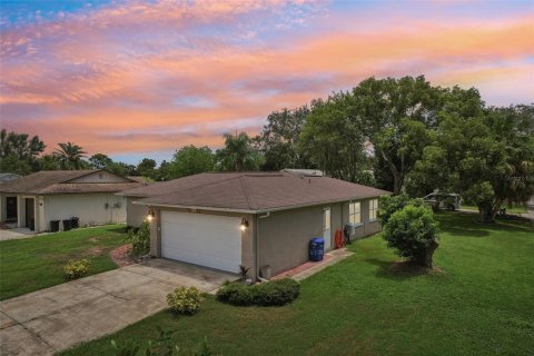 House in New Port Richey, Florida 2 bedrooms, 100.8 sq.m. № 1879269 - photo 25