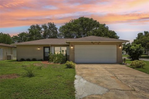 House in New Port Richey, Florida 2 bedrooms, 100.8 sq.m. № 1879269 - photo 27