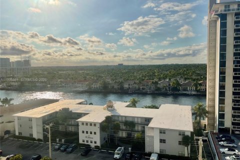 Copropriété à louer à Hollywood, Floride: 1 chambre, 91.04 m2 № 1997193 - photo 29