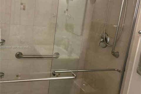 Copropriété à louer à Hollywood, Floride: 1 chambre, 91.04 m2 № 1997193 - photo 19