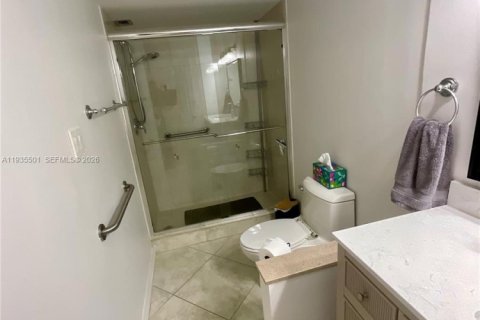 Copropriété à louer à Hollywood, Floride: 1 chambre, 91.04 m2 № 1997193 - photo 22