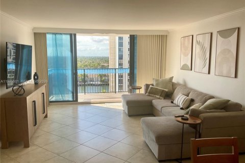 Copropriété à louer à Hollywood, Floride: 1 chambre, 91.04 m2 № 1997193 - photo 13