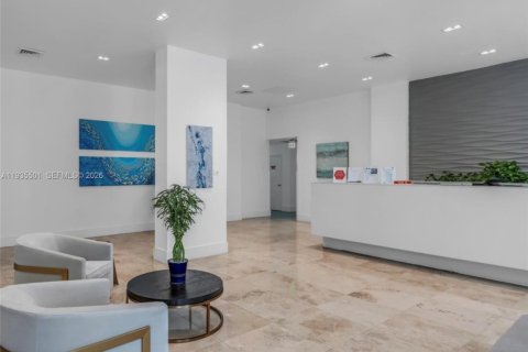 Copropriété à louer à Hollywood, Floride: 1 chambre, 91.04 m2 № 1997193 - photo 11