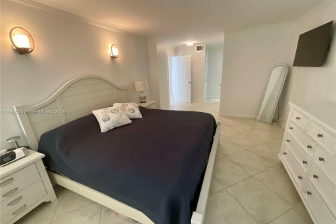 Copropriété à louer à Hollywood, Floride: 1 chambre, 91.04 m2 № 1997193 - photo 18