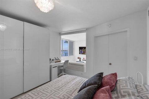 Condominio en venta en Miami Beach, Florida, 1 dormitorio, 69.31 m2 № 2033025 - foto 12