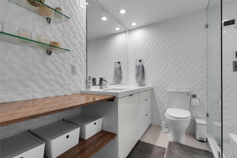 Condominio en venta en Miami Beach, Florida, 1 dormitorio, 69.31 m2 № 2033025 - foto 13