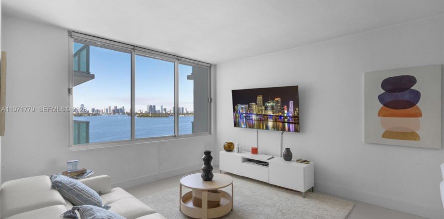 Condominio en Miami Beach, Florida, 1 dormitorio  № 2033025