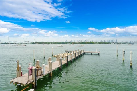 Condominio en venta en Miami Beach, Florida, 1 dormitorio, 69.31 m2 № 2033025 - foto 19