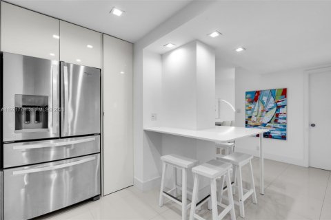 Condominio en venta en Miami Beach, Florida, 1 dormitorio, 69.31 m2 № 2033025 - foto 9