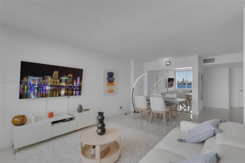 Condominio en venta en Miami Beach, Florida, 1 dormitorio, 69.31 m2 № 2033025 - foto 5