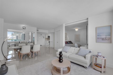 Condominio en venta en Miami Beach, Florida, 1 dormitorio, 69.31 m2 № 2033025 - foto 6