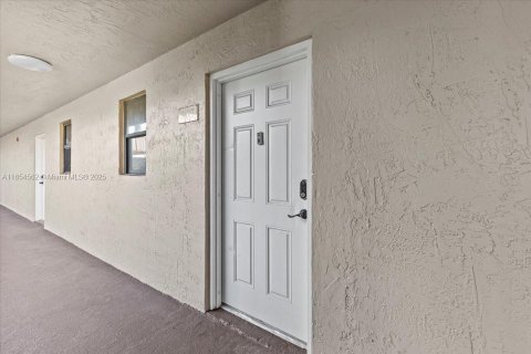 Condominio en venta en Miami, Florida, 2 dormitorios, 91.6 m2 № 1887990 - foto 3