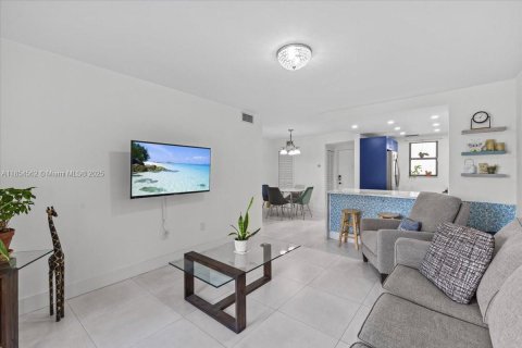 Condominio en venta en Miami, Florida, 2 dormitorios, 91.6 m2 № 1887990 - foto 18