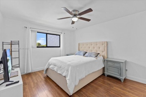 Condominio en venta en Miami, Florida, 2 dormitorios, 91.6 m2 № 1887990 - foto 17