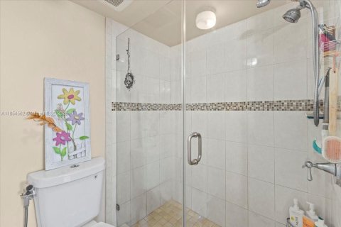 Condominio en venta en Miami, Florida, 2 dormitorios, 91.6 m2 № 1887990 - foto 15