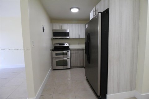 Condominio en alquiler en Miami Gardens, Florida, 1 dormitorio, 57.6 m2 № 1922755 - foto 12