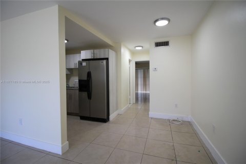 Condominio en alquiler en Miami Gardens, Florida, 1 dormitorio, 57.6 m2 № 1922755 - foto 10