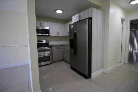 Condominio en alquiler en Miami Gardens, Florida, 1 dormitorio, 57.6 m2 № 1922755 - foto 11