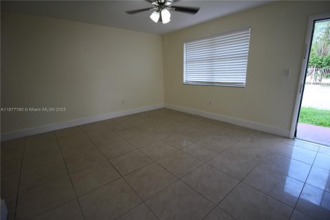 Condominio en alquiler en Miami Gardens, Florida, 1 dormitorio, 57.6 m2 № 1922755 - foto 9